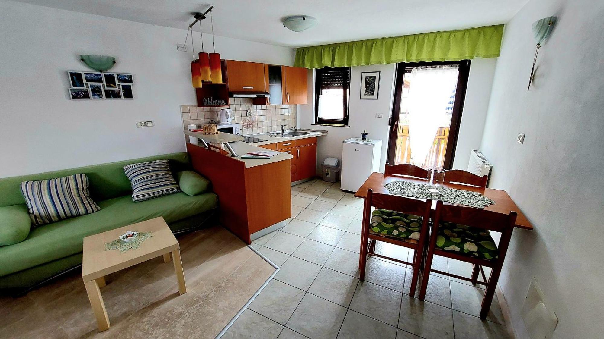 Apartments Krn Drežniške Ravne エクステリア 写真